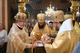 Митрополит Волоколамский Антоний возглавил Литургию на подворье Сербской Православной Церкви в Москве 
