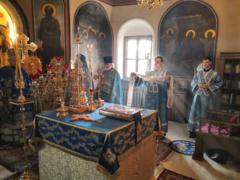В праздник Покрова Пресвятой Богородицы епископ Моравичский Антоний совершил Божественную литургию на Сербском подворье в Москве