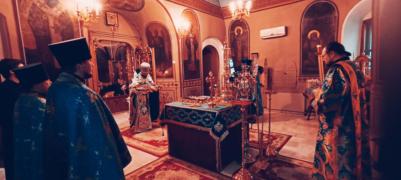 Всенощное бдение в канун праздника Благовещения Пресвятой Богородицы на Сербском подворье в Москве