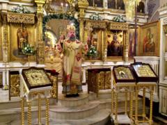 В праздник Трех Святителей епископ Щигровский и Мантуровский Паисий совершил Литургию на Сербском Подворье в Москве
