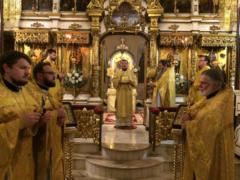 Божественная литургия в Неделю 29-ю по Пятидесятнице на Сербском подворье в Москве