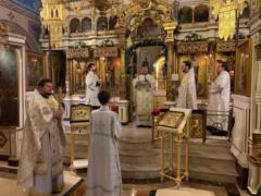 Божественная литургия в Неделю 32-ю по Пятидесятнице на Сербском подворье в Москве