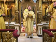 Божественная литургия в Неделю 12-ю по Пятидесятнице на Сербском подворье в Москве