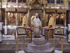 В Неделю 7-ю по Пятидесятнице епископ Антоний совершил Божественную литургию на Сербском подворье в Москве