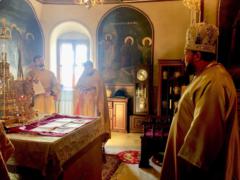 Божественная литургия в 13-ю неделю по Пятидесятнице на Сербском подворье в Москве (фото)