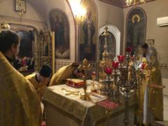 Божественная литургия в Неделю 35-ю по Пятидесятнице на Сербском подворье в Москве