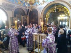 В неделю Торжества Православия епископ Моравичский Антоний совершил Божественную литургию на Сербском подворье в Москве