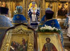 Божественная литургия в Неделю 26-ю по Пятидесятнице на Сербском подворье в Москве